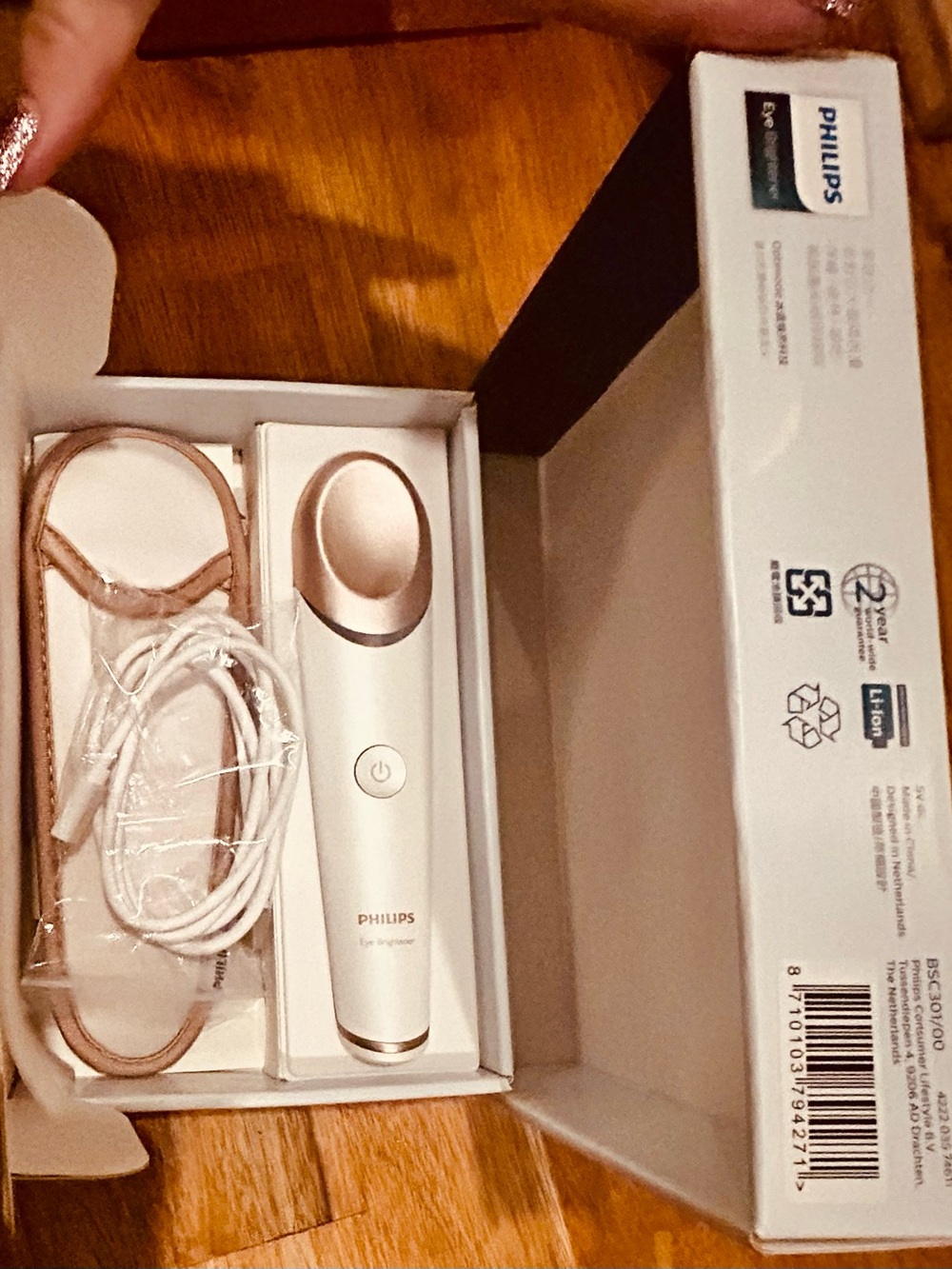 Philips Eye Brightener with Optimode Technology - Portable Eye Care Device - Picture 2 of 2